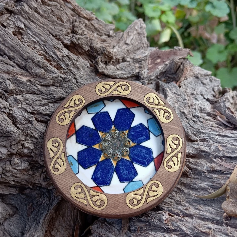 جاعودی گرد کاشی تلفیقی از چوب و کاشی